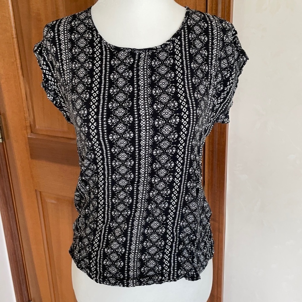 Black and White Patterned Shirt‎
